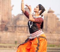 Indian Dancing with Urban Stages image